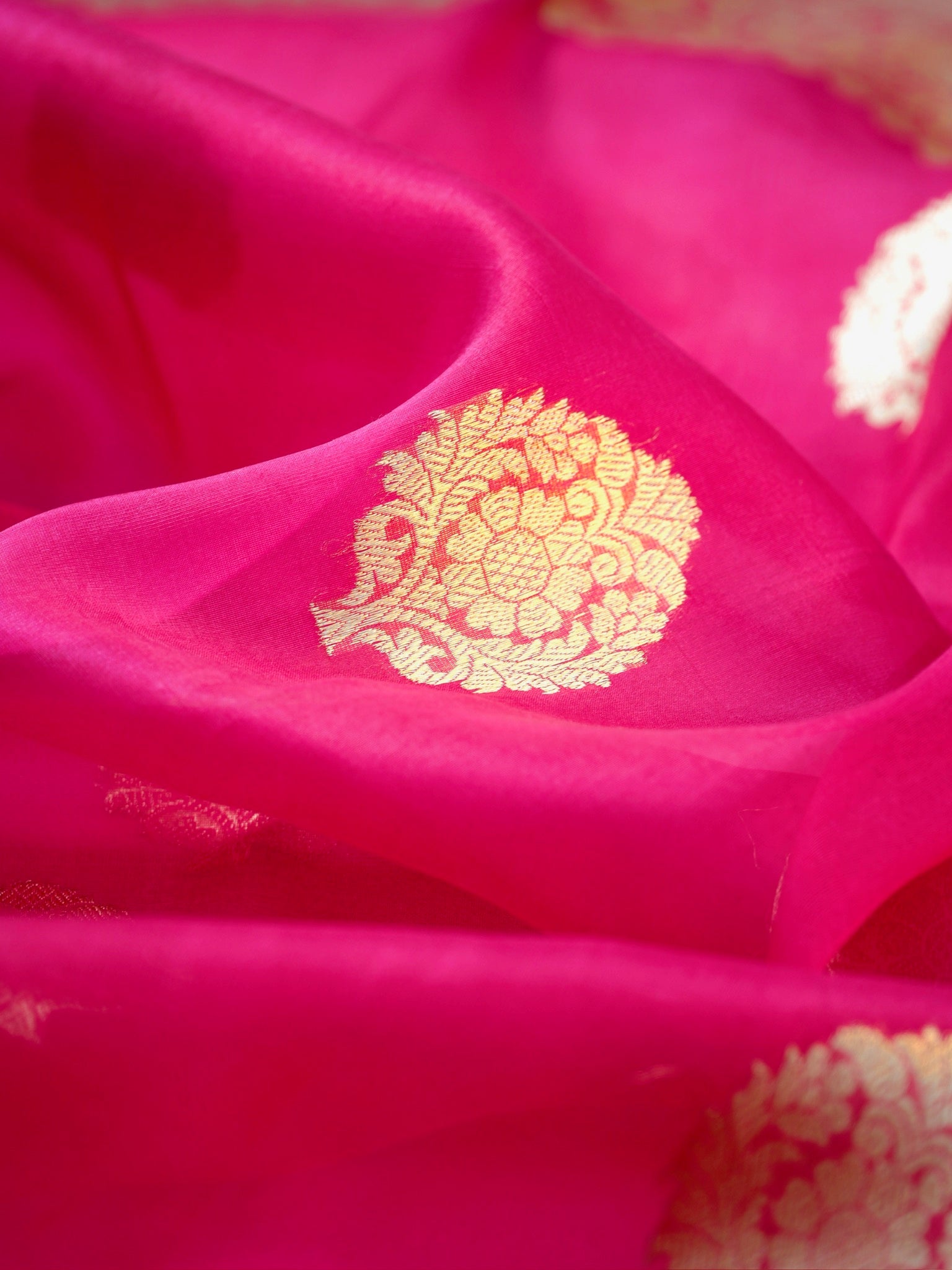 Banarasi Pure Kora Organza Handwoven Silk Saree
