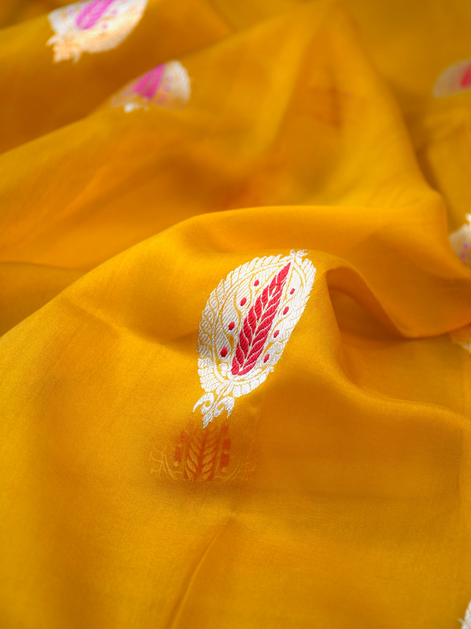 Banarasi Pure Kora Organza Handwoven Silk Saree