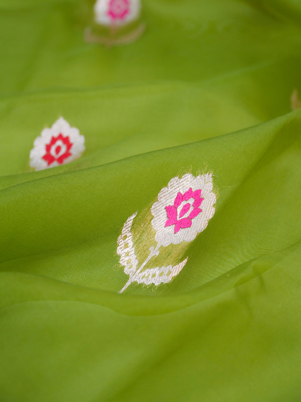 Banarasi Pure Kora Organza Handwoven Silk Saree