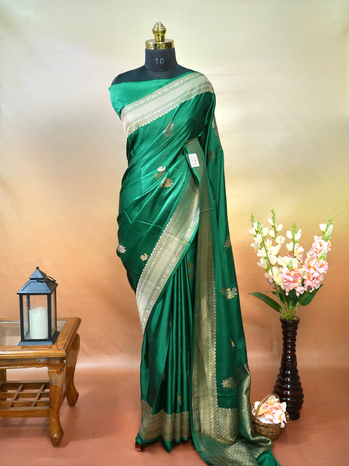 Emerald Green Handwoven Banarasi Pure Mushru Silk Handbrush Meenakari Saree