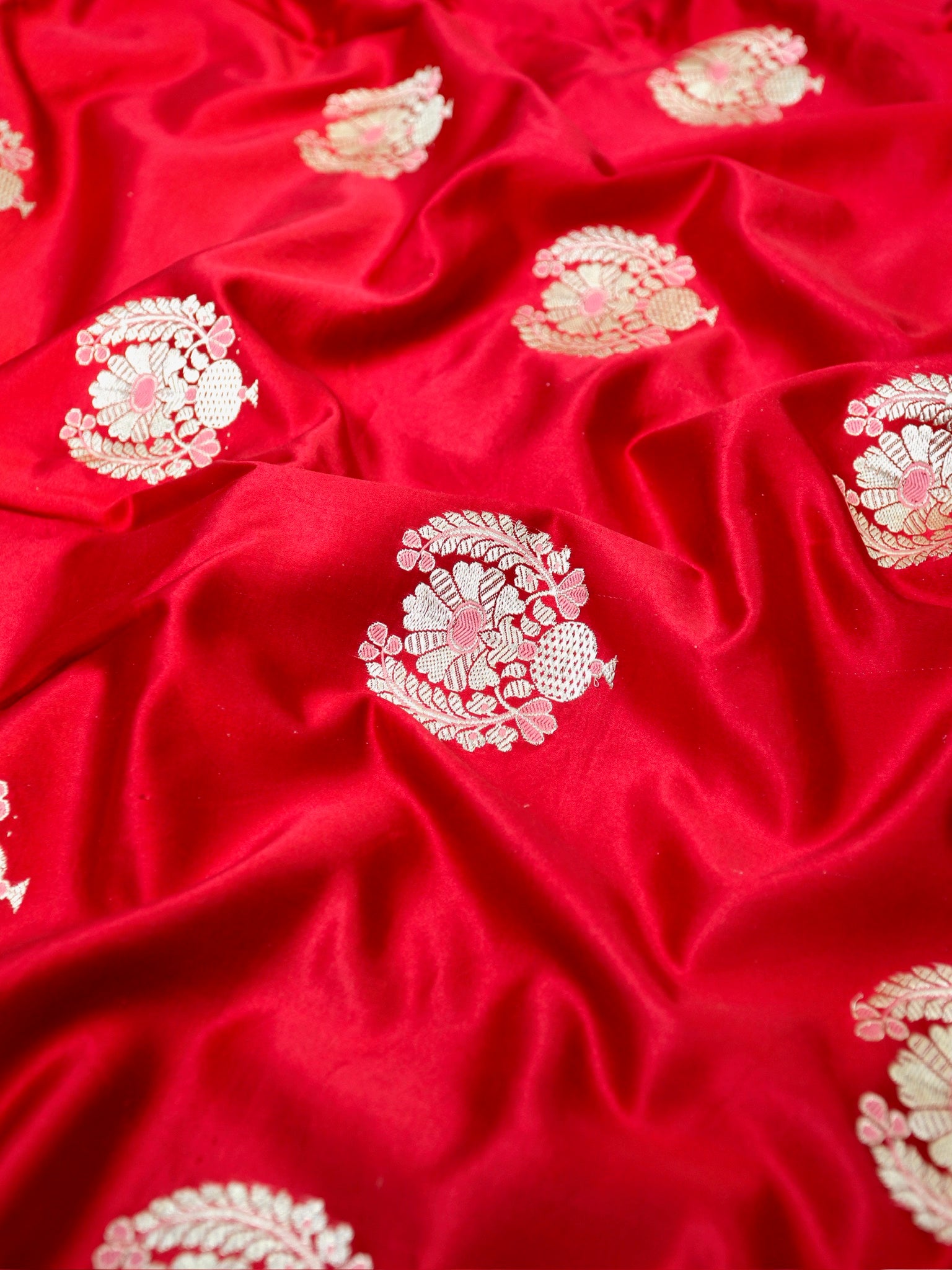Banarasi Pure Mushru Handloom Kadhuwa Buta Fabric with Meenakari