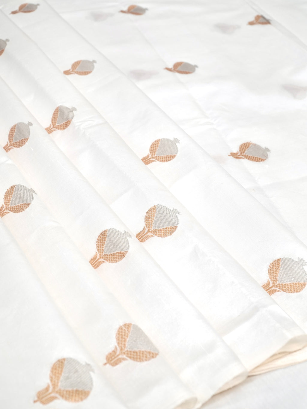 Pristine Off-White Banarasi Handloom Pure Katan Silk Fabric with Kadwa Buta