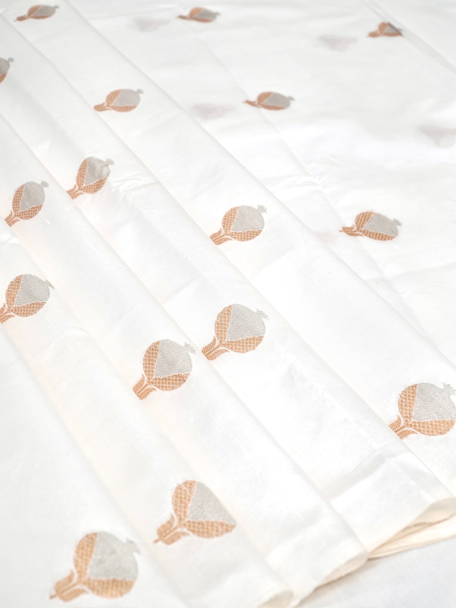 Pristine Off-White Banarasi Handloom Pure Katan Silk Fabric with Kadwa Buta