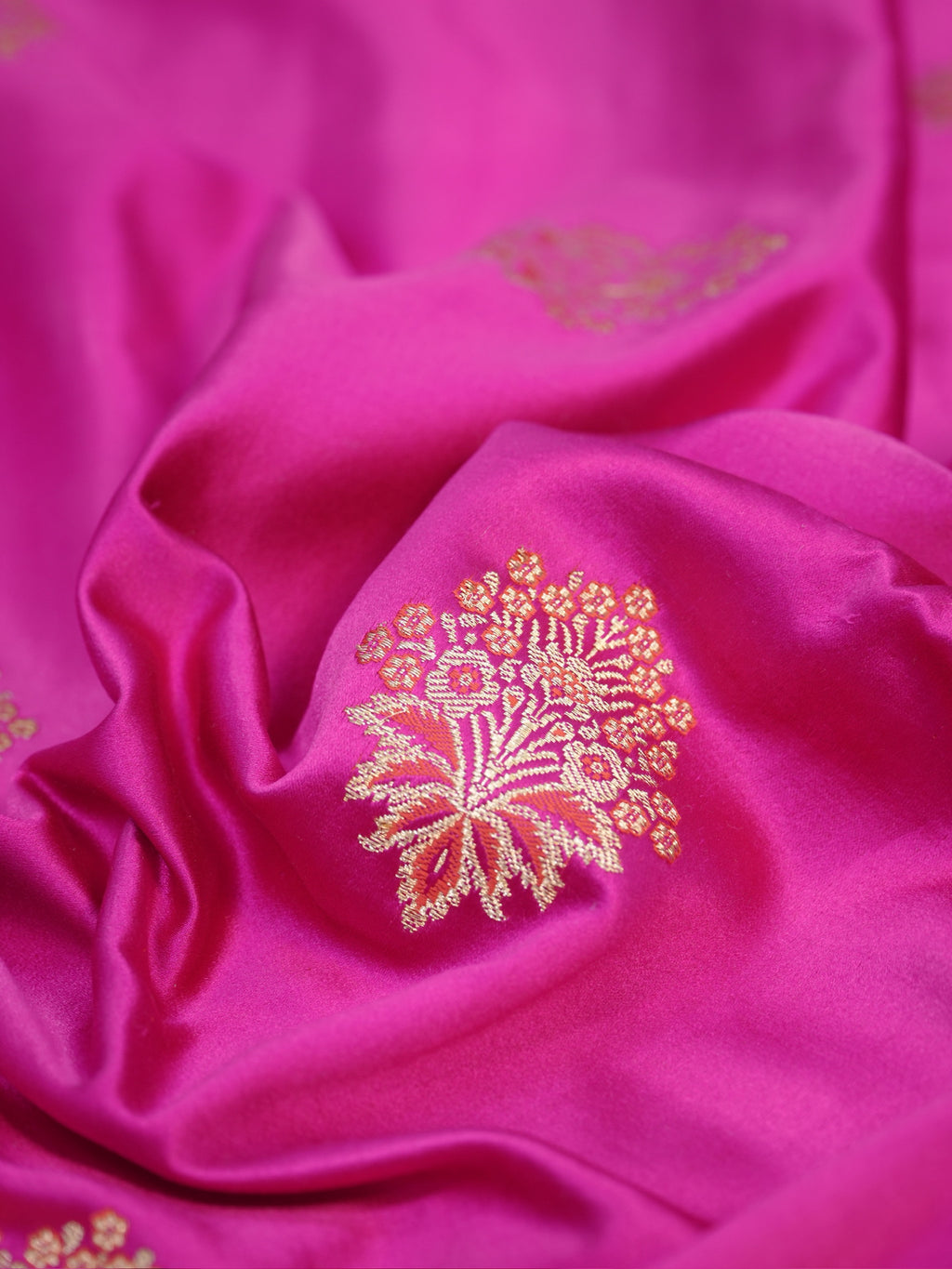 Banarasi Pure Mushru Handloom Kadhuwa Buta Fabric with Meenakari
