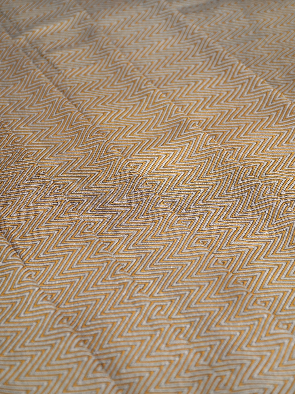 Banarasi Pure Katan Silk Zigzag Handloom Sona Mina fabric