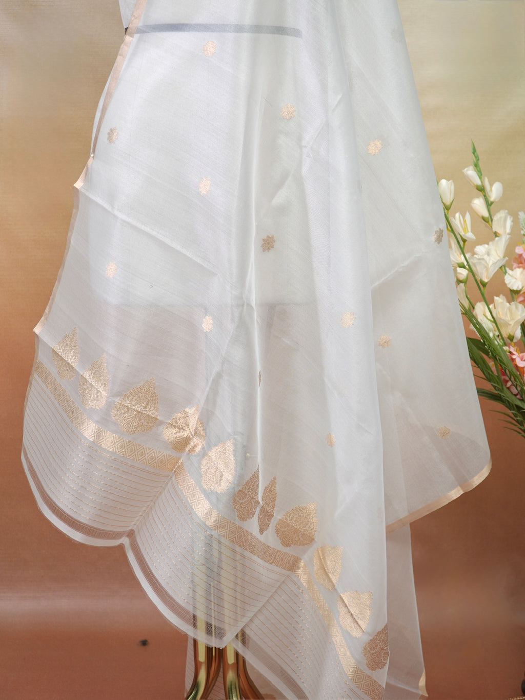 Handwoven Banarasi Pure Kora Organza Silk Dupatta (Dyeable)