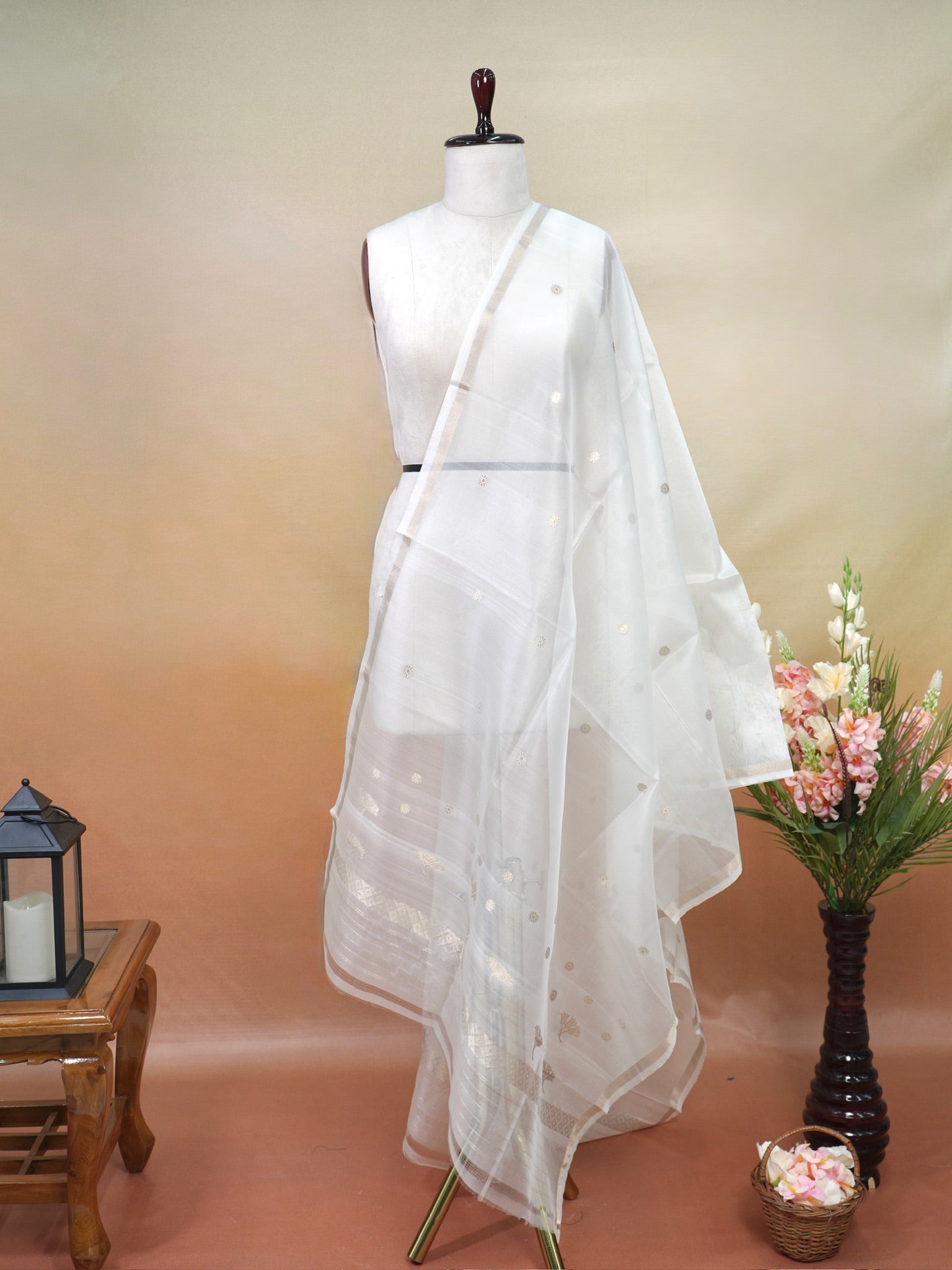Handwoven Banarasi Pure Kora Organza Silk Dupatta – Pristine White with Silver Zari (Dyeable)