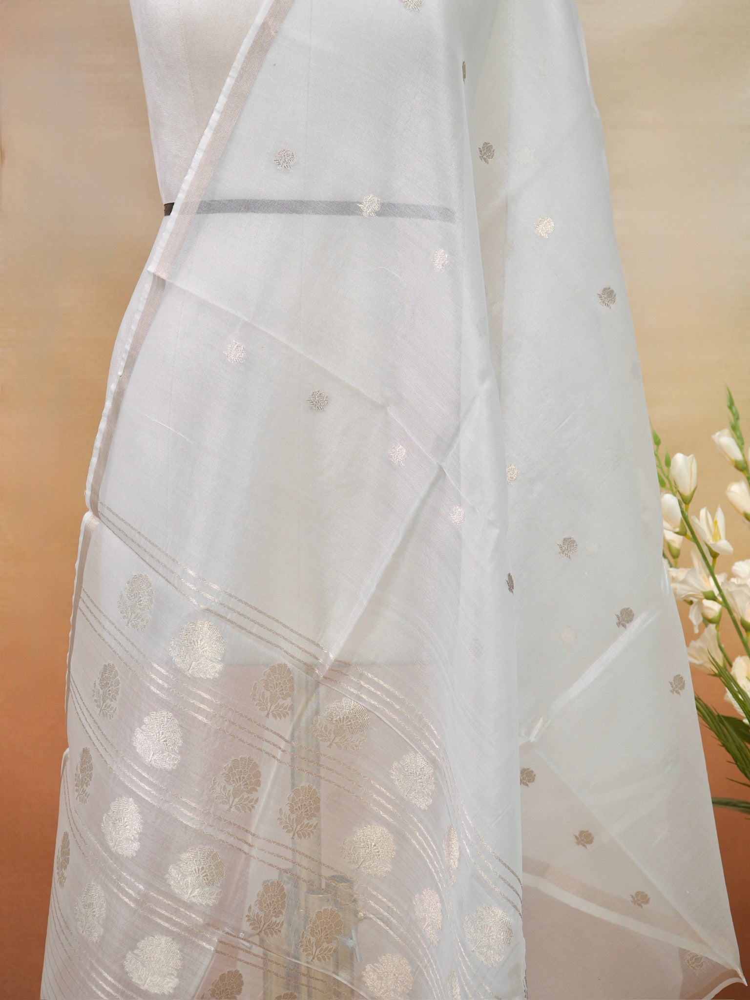 Handwoven Banarasi Pure Kora Organza Silk Dupatta (Dyeable)