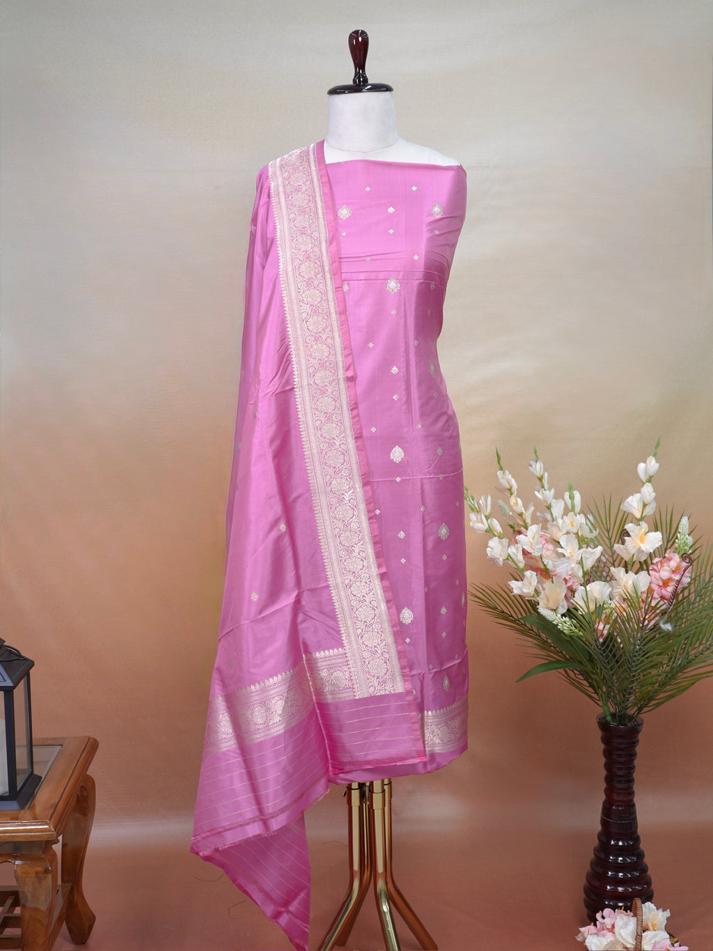 Handwoven Banarasi Pure Katan Silk Kadhwa Unstitched Suit 3-Piece Set – Soft Pink with Silver Zari