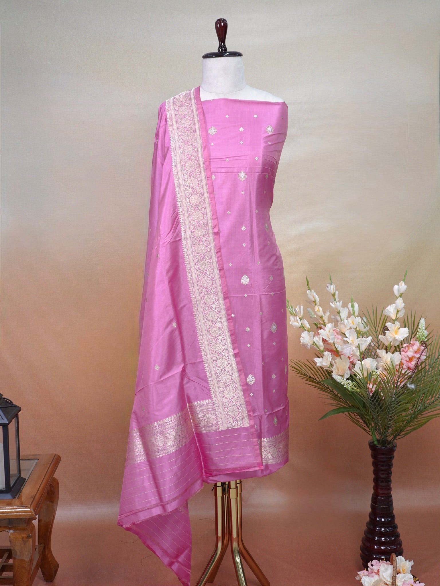 Handwoven Banarasi Pure Katan Silk Kadhwa Unstitched Suit 3-Piece Set – Soft Pink with Silver Zari