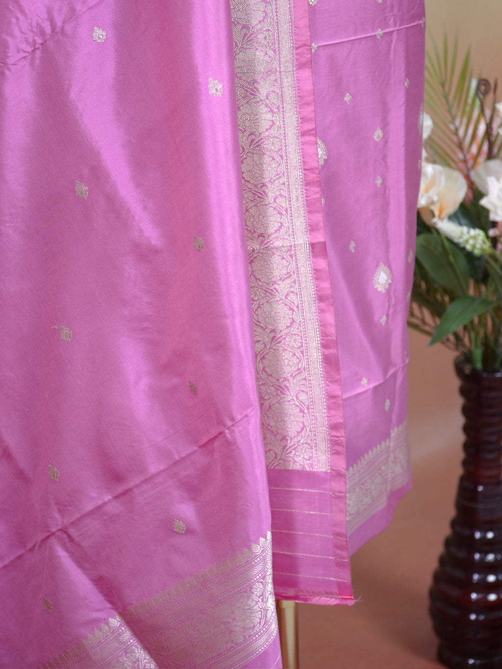 Handwoven Banarasi Pure Katan Silk Kadhwa Unstitched Suit 3-Piece Set – Soft Pink with Silver Zari