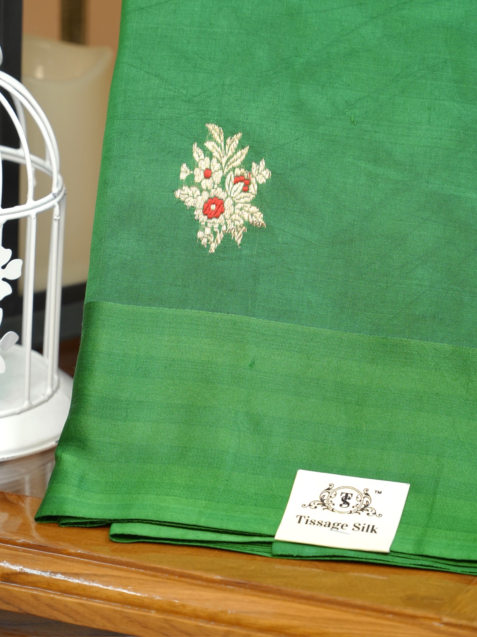 Banarasi Pure Katan Silk Handwoven Kadhuva Saree