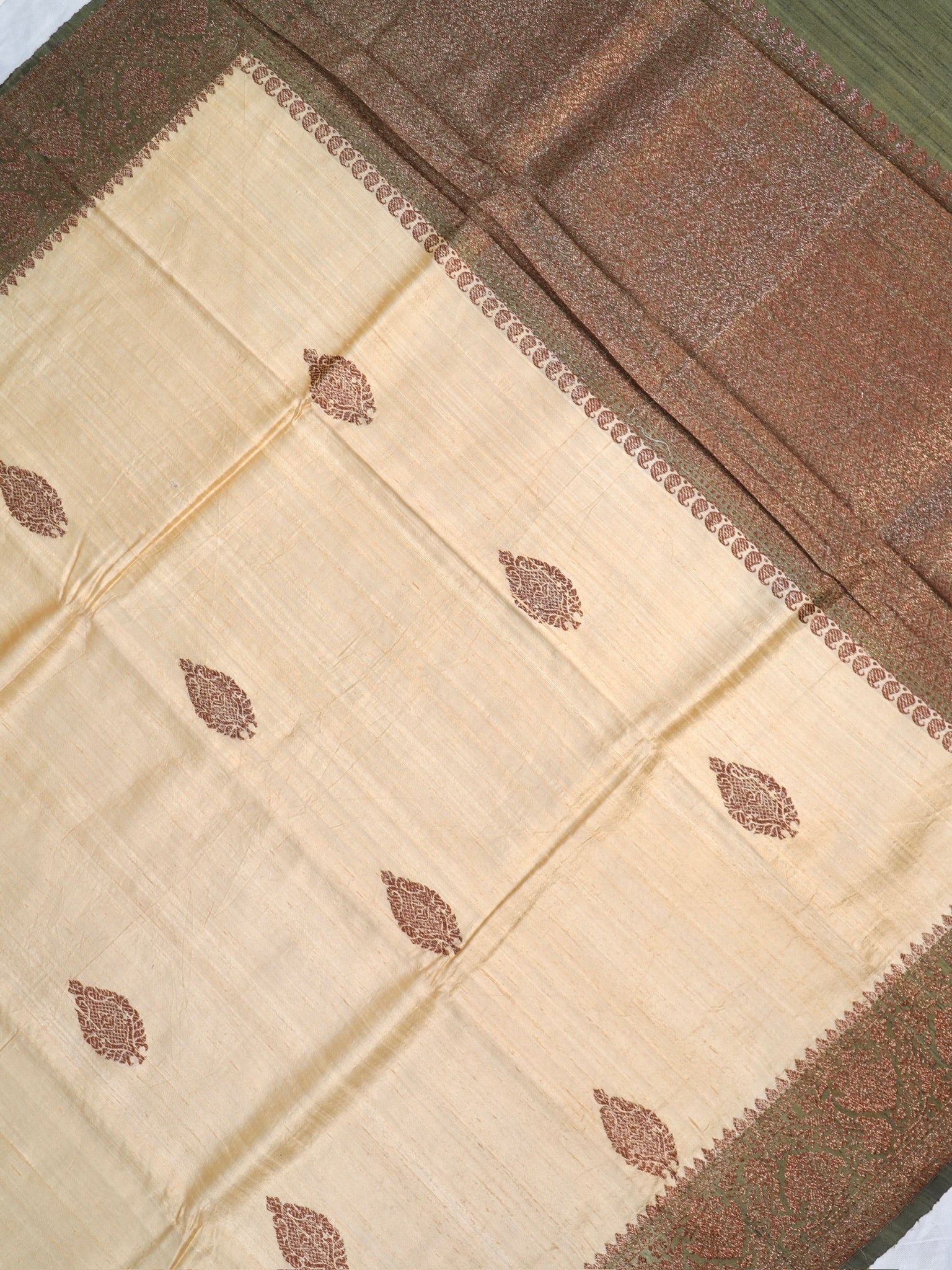 Banarasi Pure Raw Matka Silk Handmade Kadhuva Saree