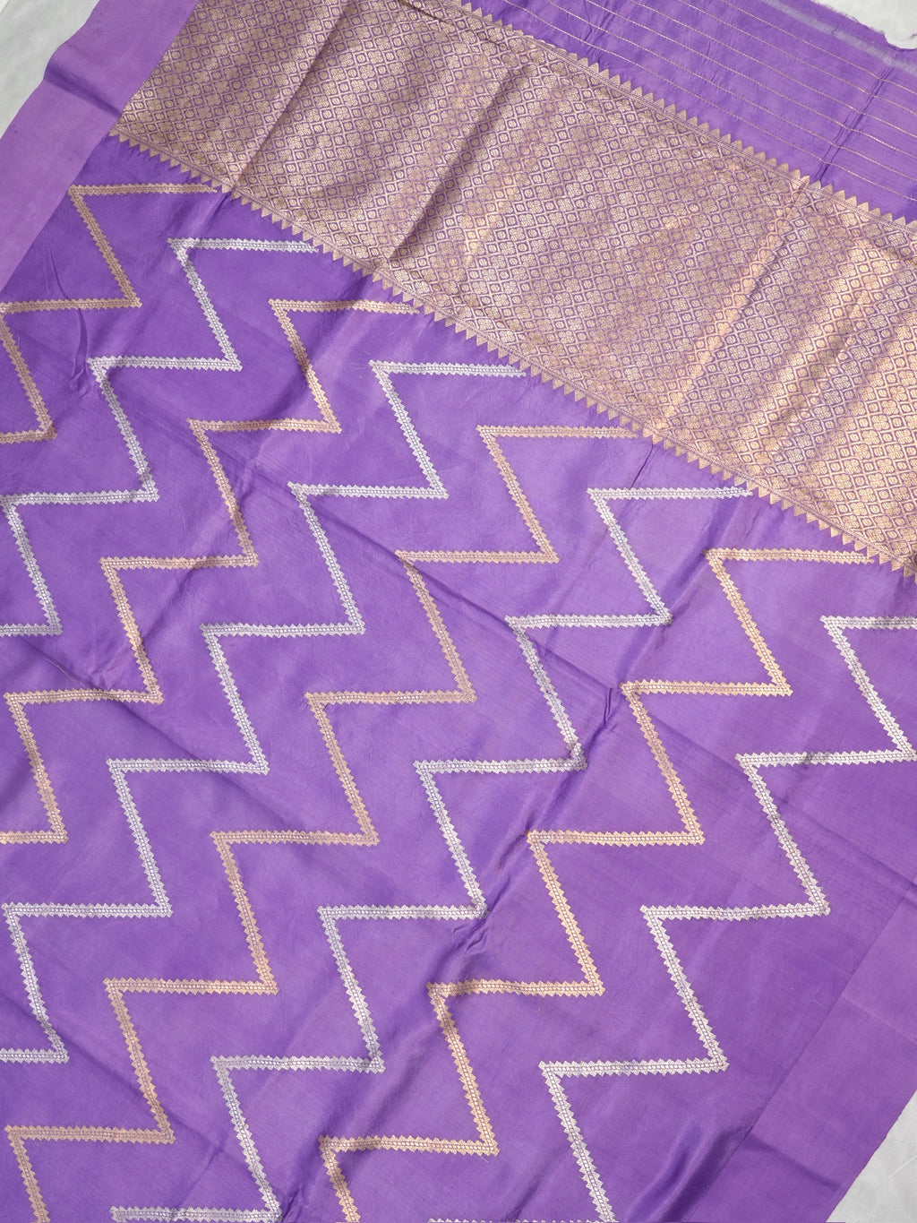 Banarasi Pure Katan Silk Handwoven Kadhuva Saree