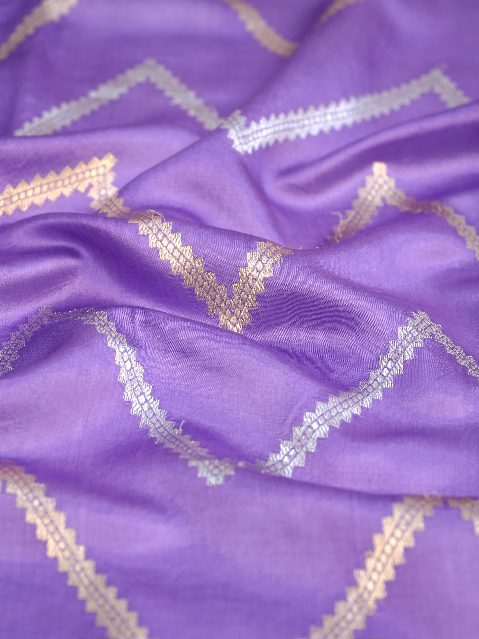 Banarasi Pure Katan Silk Handwoven Kadhuva Saree