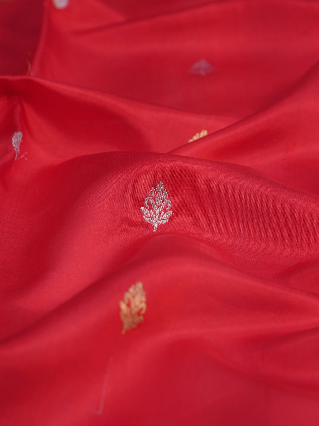 Banarasi Pure Katan Silk Handwoven Kadhuva Saree