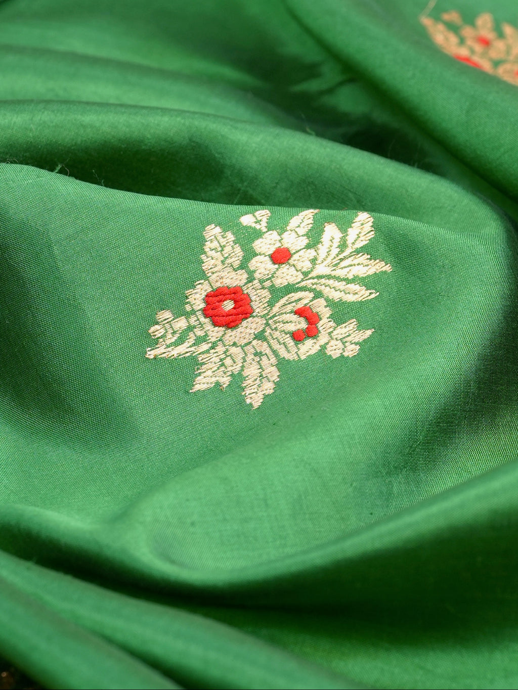 Banarasi Pure Katan Silk Handwoven Kadhuva Saree