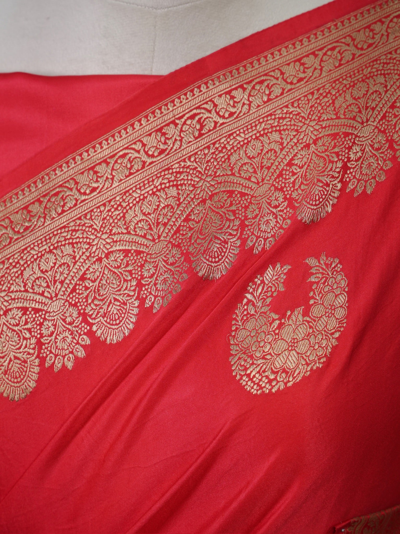 Banarasi Pure Mushru Silk Handmade Kadhuva Saree – Red