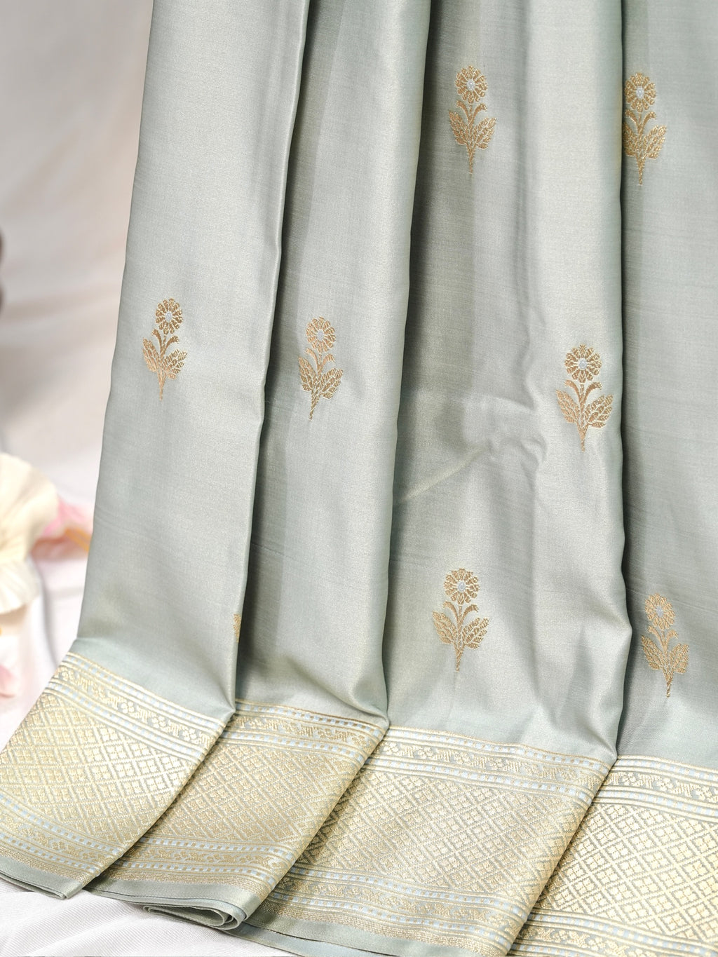Banarasi Mushru Katan Silk Saree – Pastel Mint Green