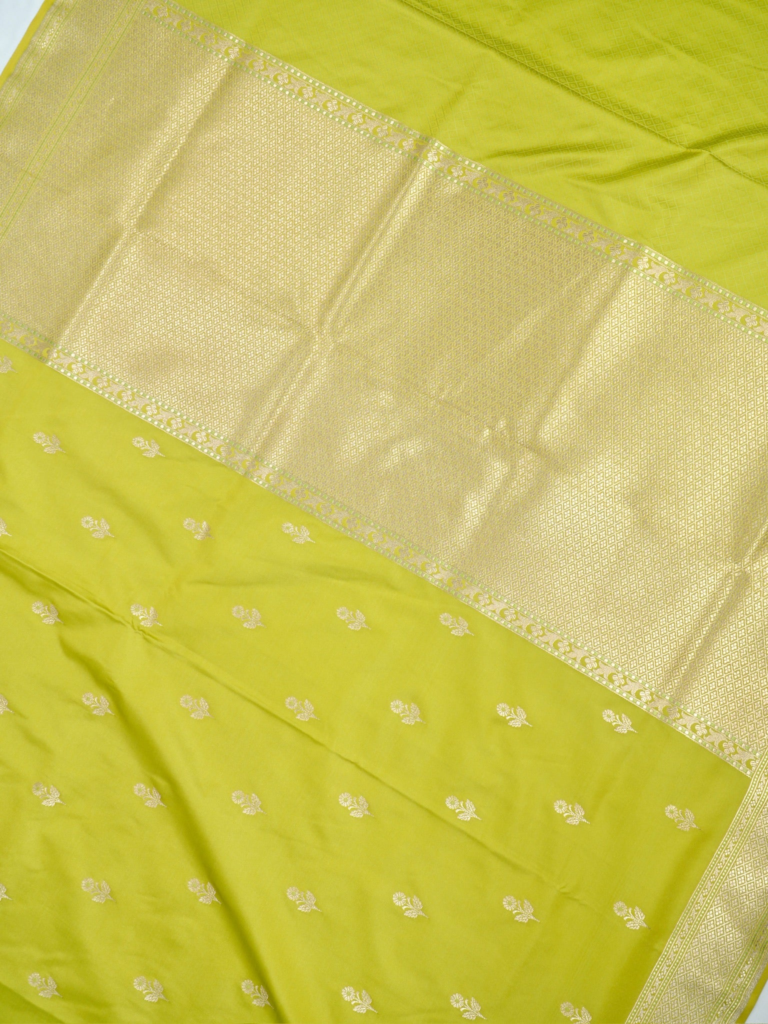 Banarasi Mushru Katan Silk Saree – Lime Green / Parrot Green