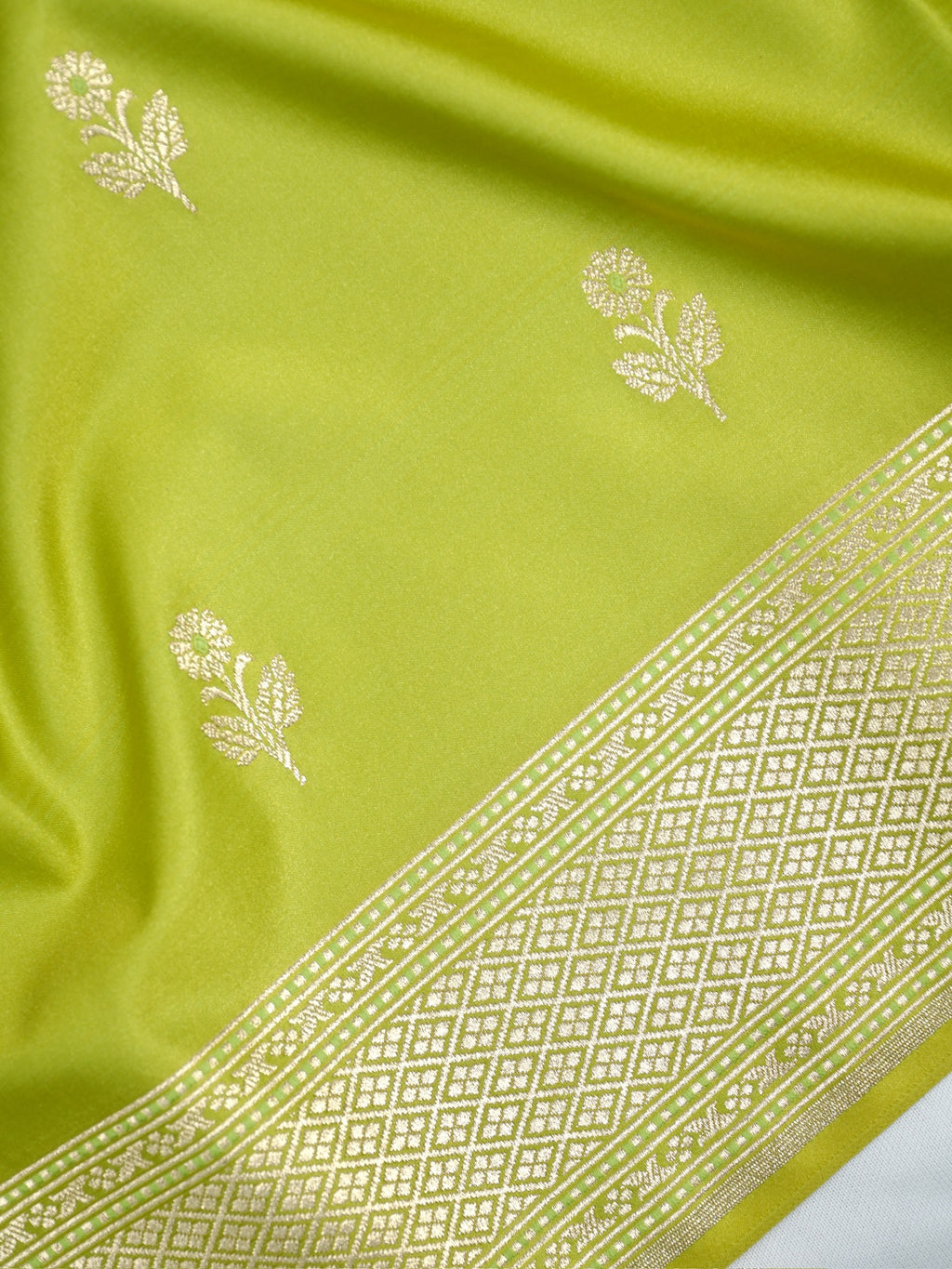 Banarasi Mushru Katan Silk Saree – Lime Green / Parrot Green