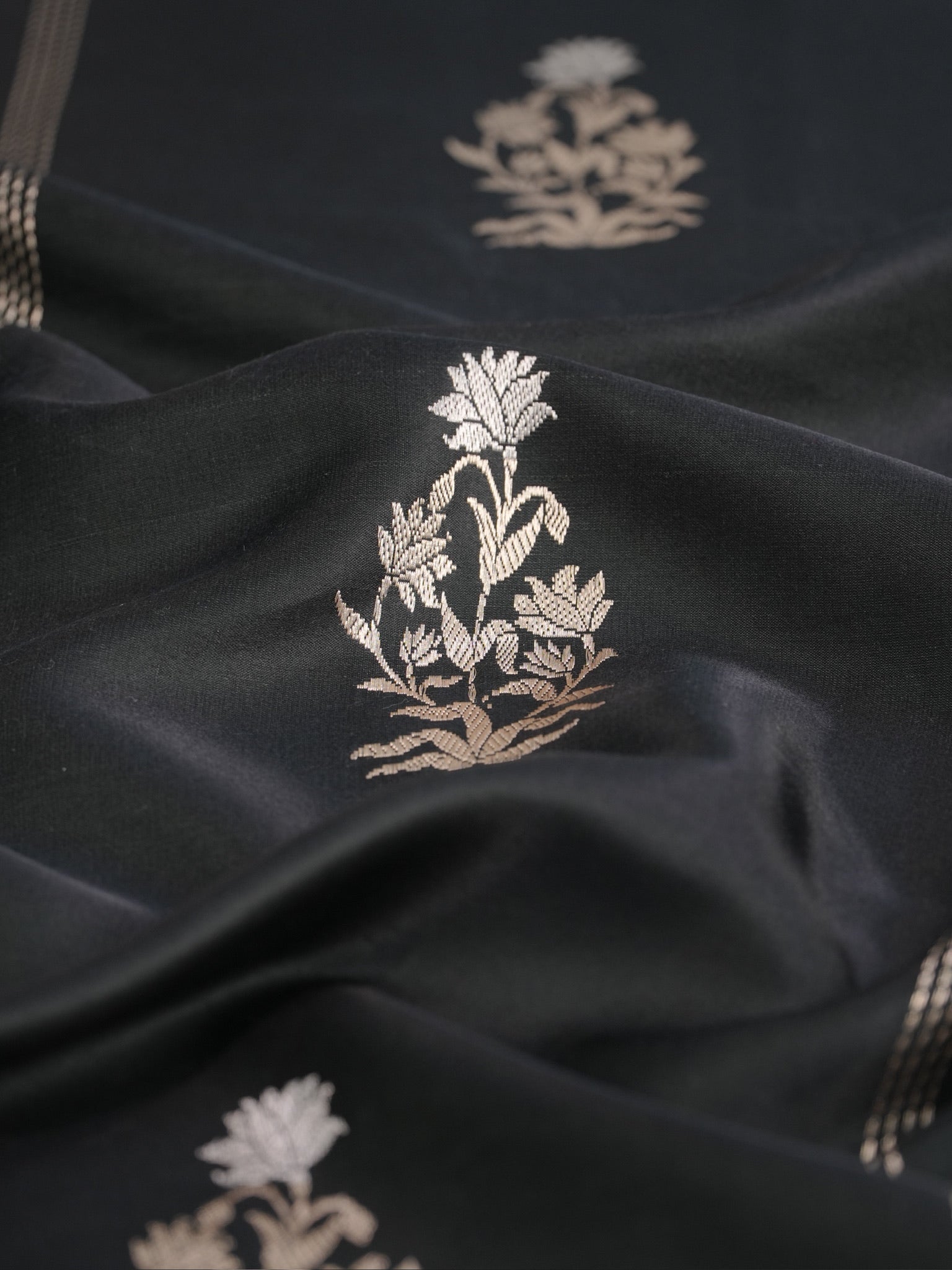 Banarasi Pure Mushru Katan Silk Saree with Kadhuva Weave -Classic Black