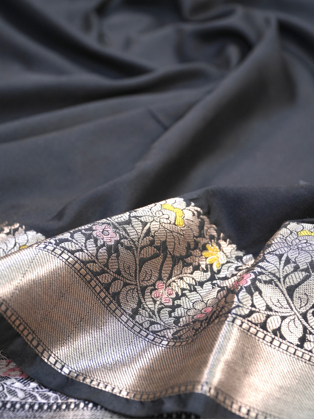 Black Banarasi Soft Silk Saree with Meenakari Zari Weaving