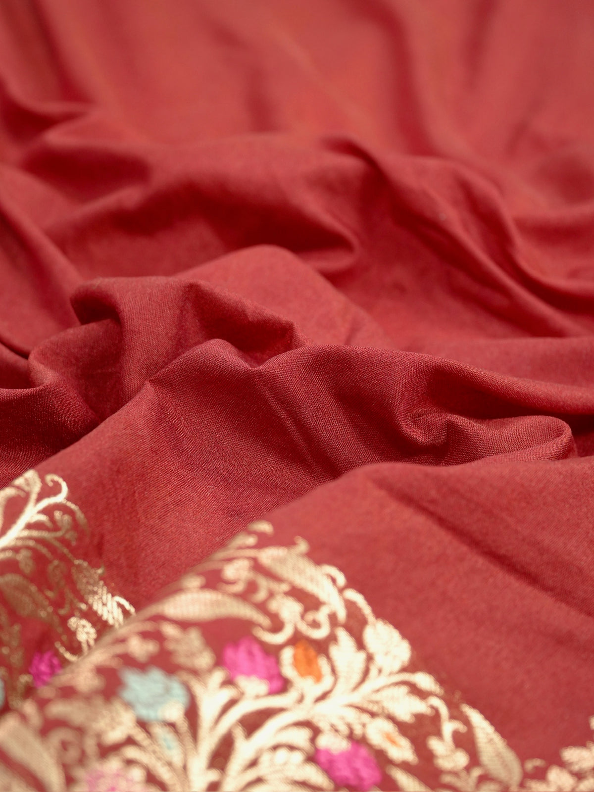 Maroon Banarasi Chiniya Silk Saree with Meenakari Floral Border & Rich Zari Pallu